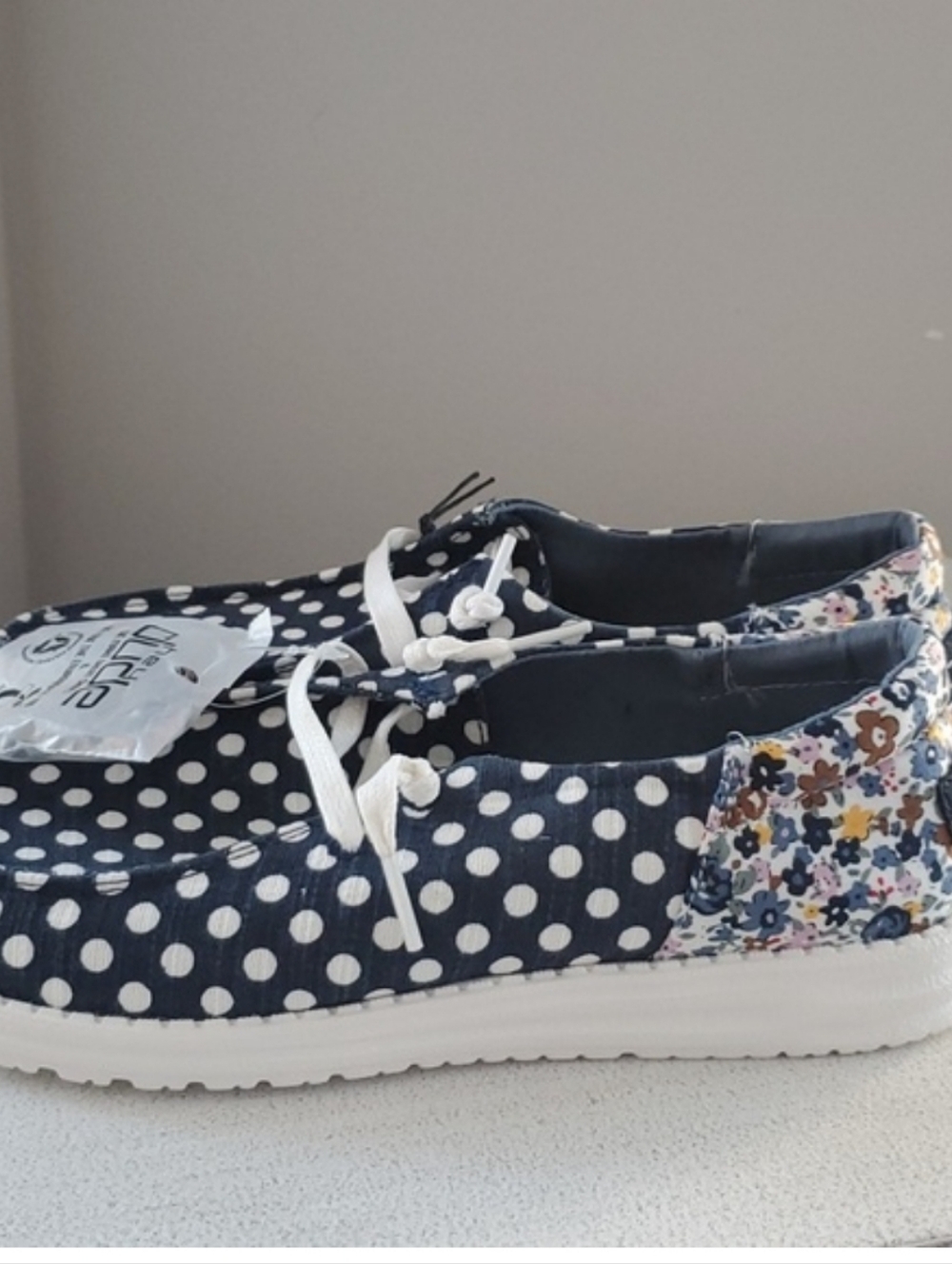 Hey Dude Womens Navy Polka Dot & Floral Accent Slip-Ons Size 6